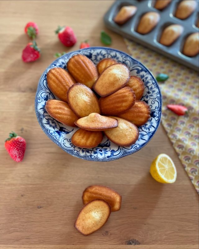 2 recettes gourmandes et inclusives dans le Femina de ce mois ci !

Merci @lausanneatable pour la jolie visibilité !

A vos fourneaux ! 

On attends vos photos , la plus belle bosse publiée avec #cestquilabosse et le tag @lamaisongalata gagne un atelier exclusif avec La Bosse 😘

#recette #inclusives #gourmanded #cestquilabosse #madeleines #glutenfree #lactosefree
